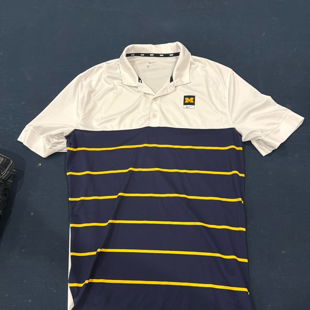 University of Michigan polo Nike size medium